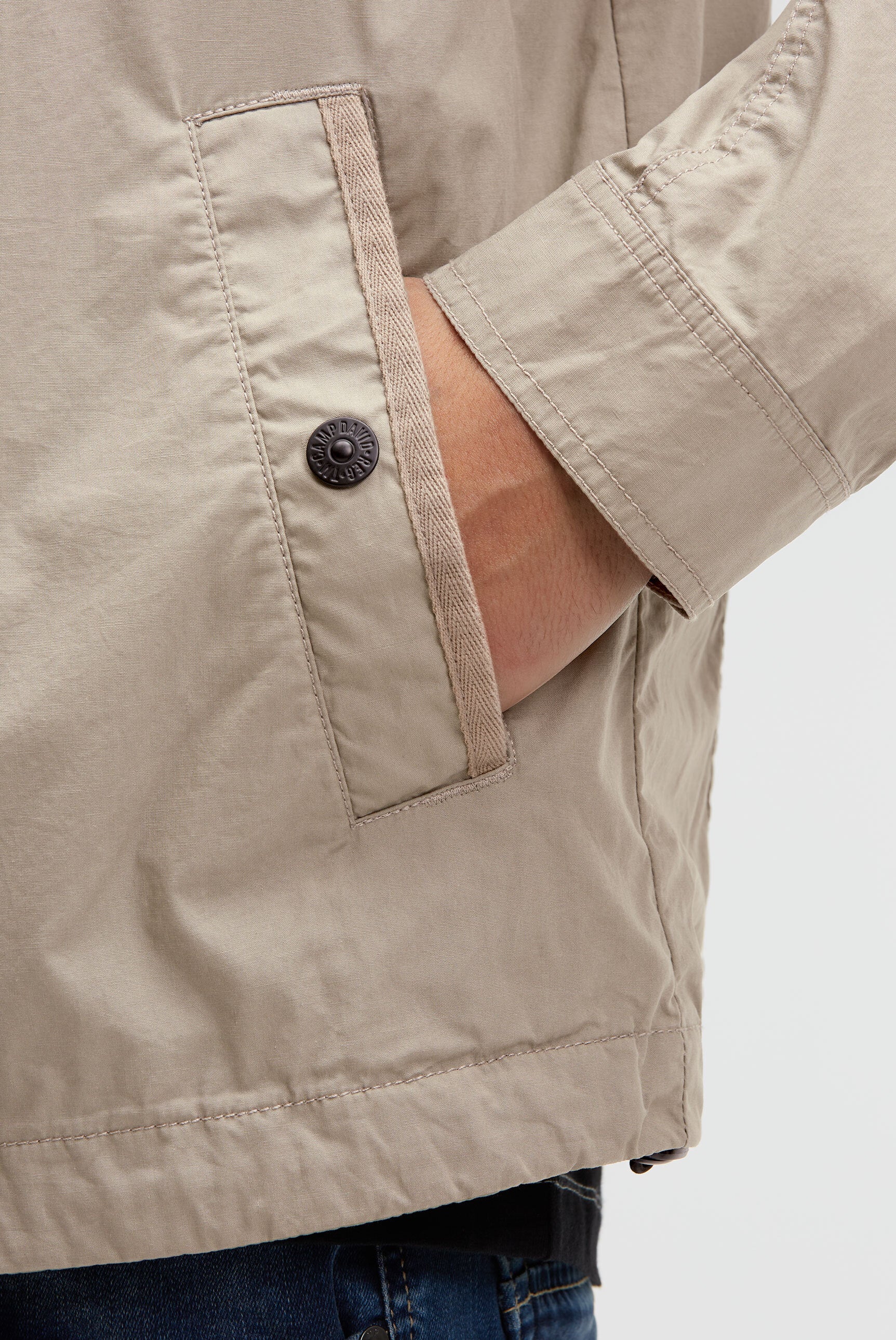 Leichte Kurzjacke im Utility-Stil mit Paper-Coating - 7