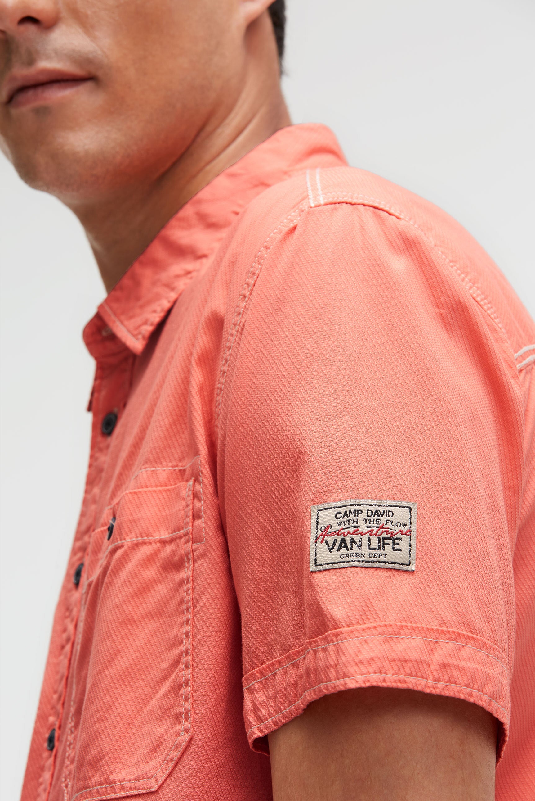 Kurzarmhemd mit diagonaler Dobby-Struktur - 6