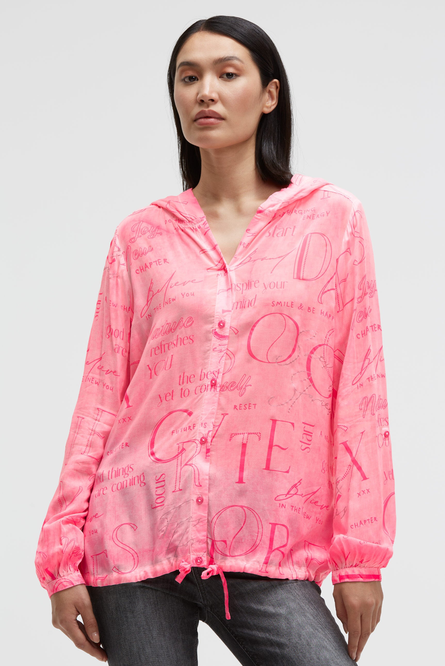 Langarmbluse mit Kapuze und All Over Print - 2