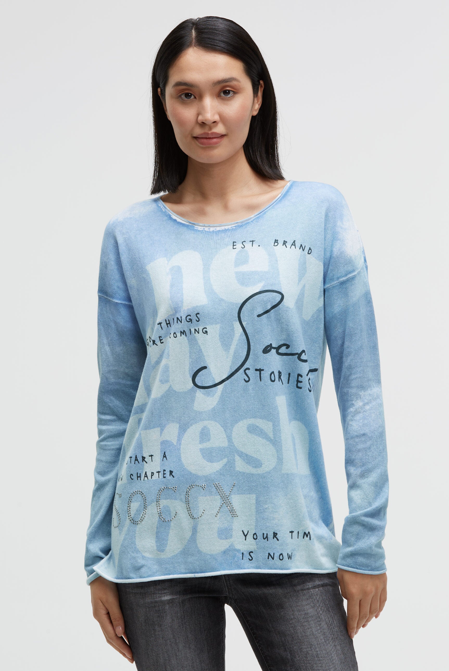 Pullover mit All Over Print und Schmucksteinen - 2