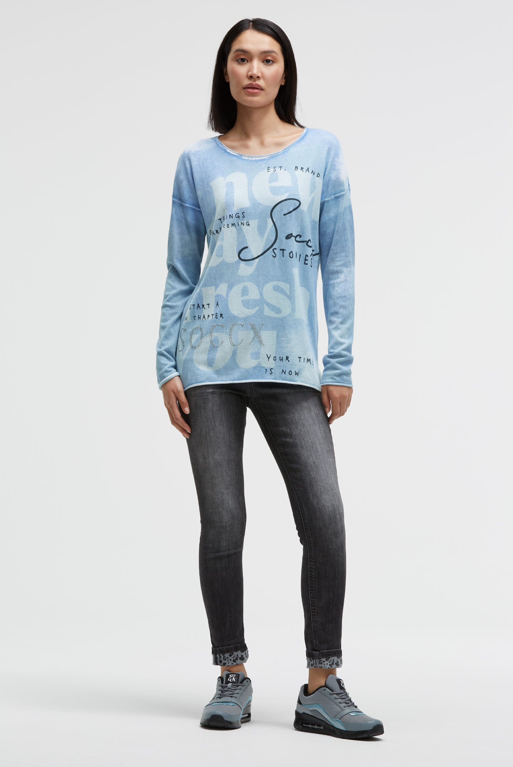 Pullover mit All Over Print und Schmucksteinen - 3