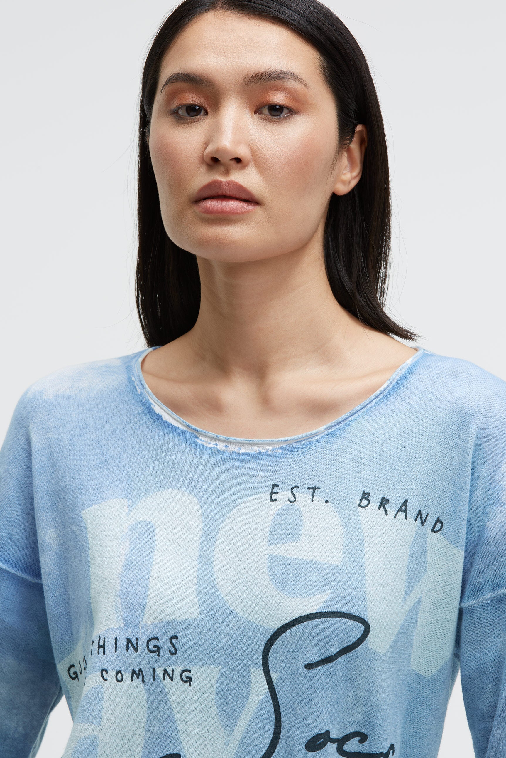 Pullover mit All Over Print und Schmucksteinen - 4