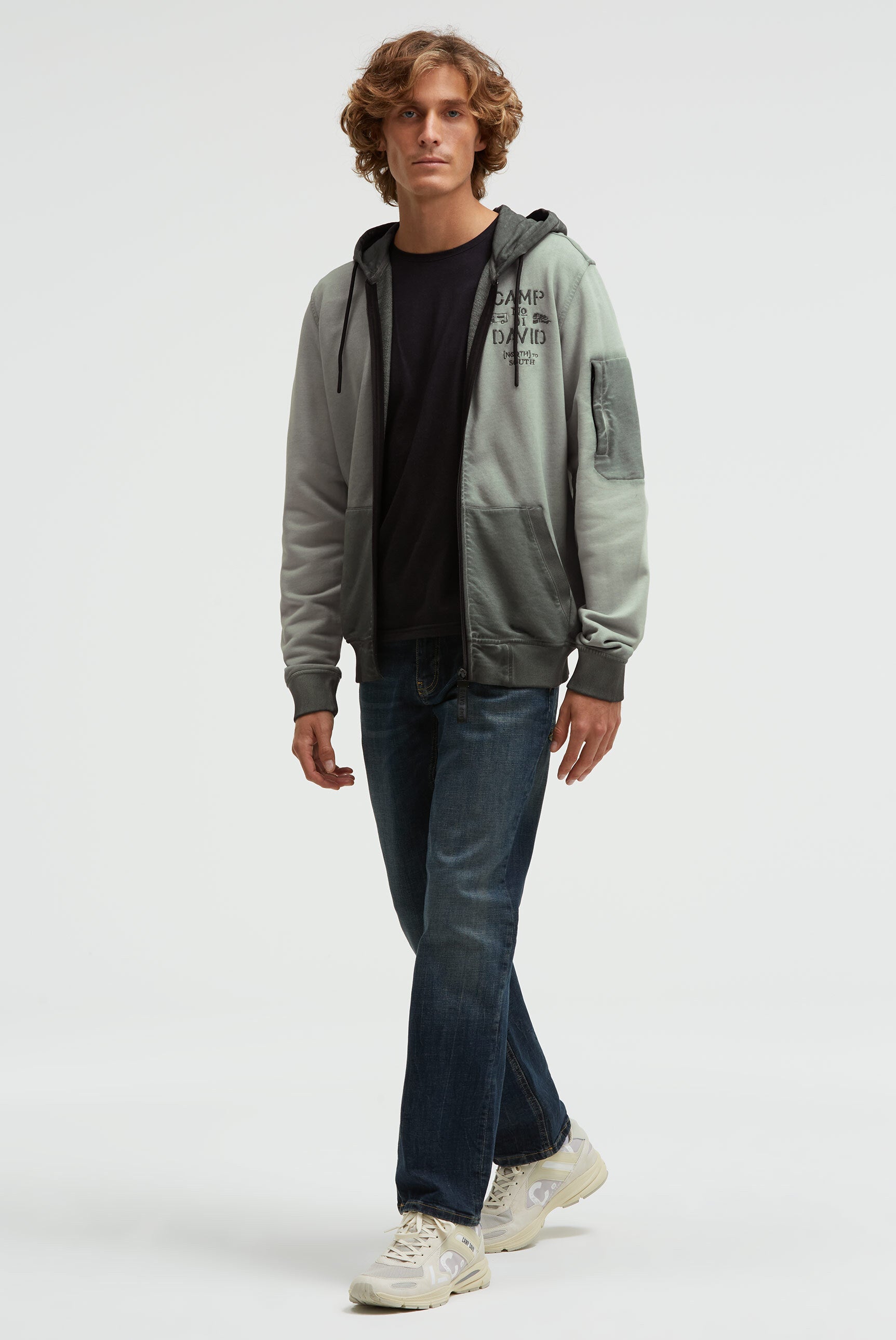 Rozpinana bluza z kapturem barwiona olejem z błyszczącym nadrukiem z tyłu - 4